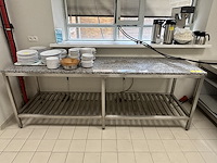 Inox tafel met natursteenblad + inhoud