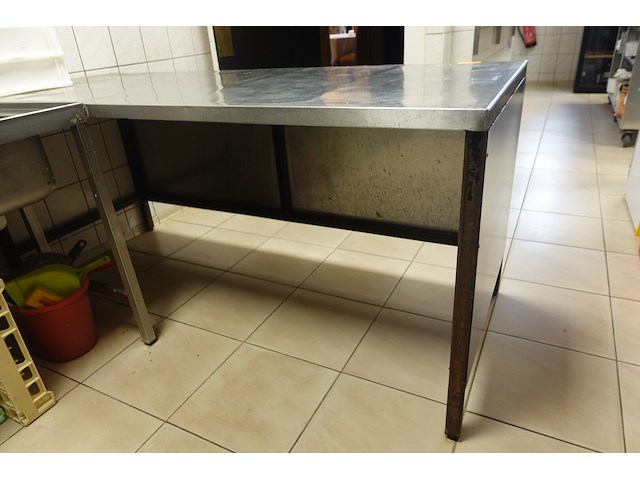 Inox tafel - afbeelding 3 van  3