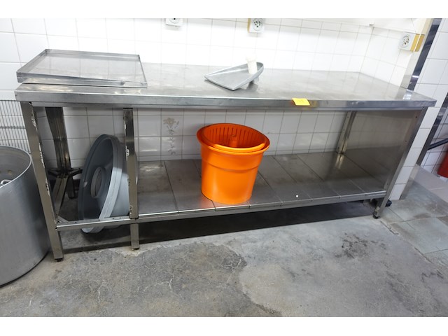 Inox tafel - afbeelding 1 van  7