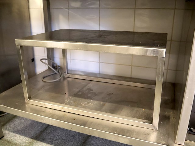 Inox tafel - afbeelding 6 van  7
