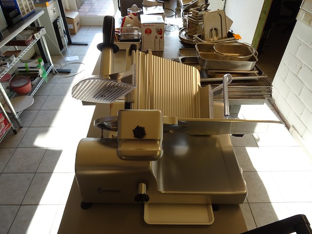 Inox vleessnijmachine kolosal by manconi - afbeelding 3 van  5