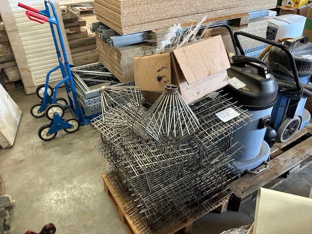 Inox vogelroosters +/- 60 stuks - afbeelding 1 van  3