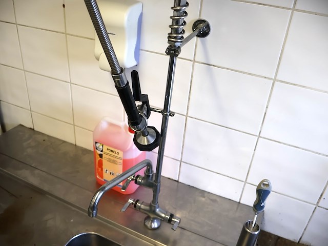 Inox wastafel met kraan - afbeelding 5 van  6