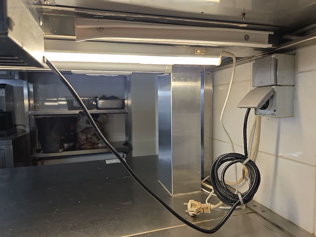 Inox werkstation met spoelbak en koeltogen... - afbeelding 13 van  25