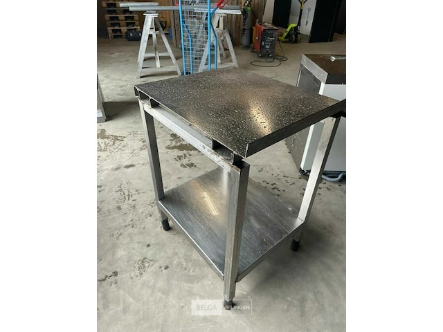 Inox werktafel afm ± 58x70x90 - afbeelding 2 van  2