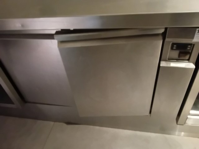 Inox werktafel met ingebouwde spoelbak, flessenkoeler 2 deuren a-aircool rubbens afm. 370x80 (1) - afbeelding 2 van  5