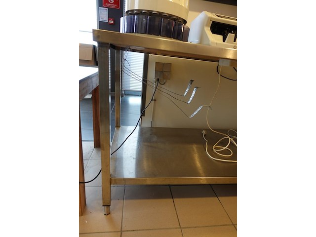 Inox werktafel - afbeelding 2 van  3