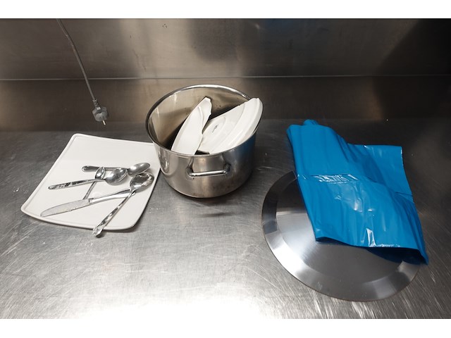 Inox werktafel - afbeelding 11 van  12