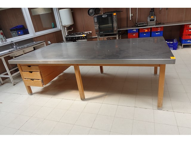 Inox werktafel - afbeelding 1 van  4