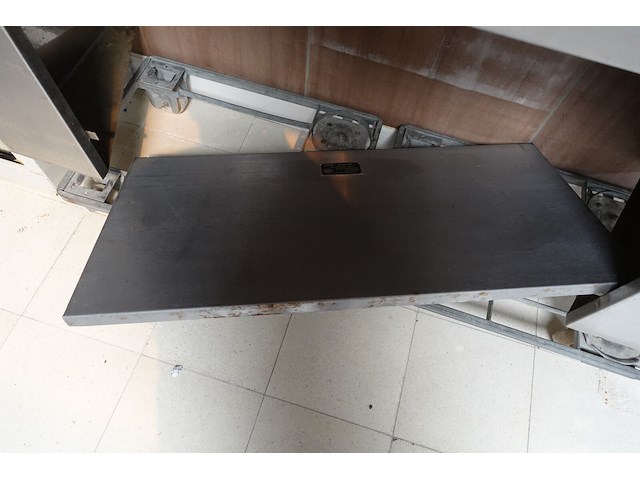 Inox werktafel - afbeelding 2 van  4