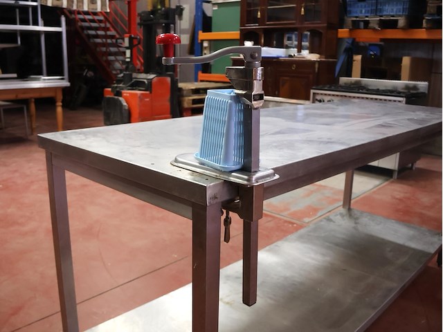 Inox werktafel - afbeelding 4 van  7