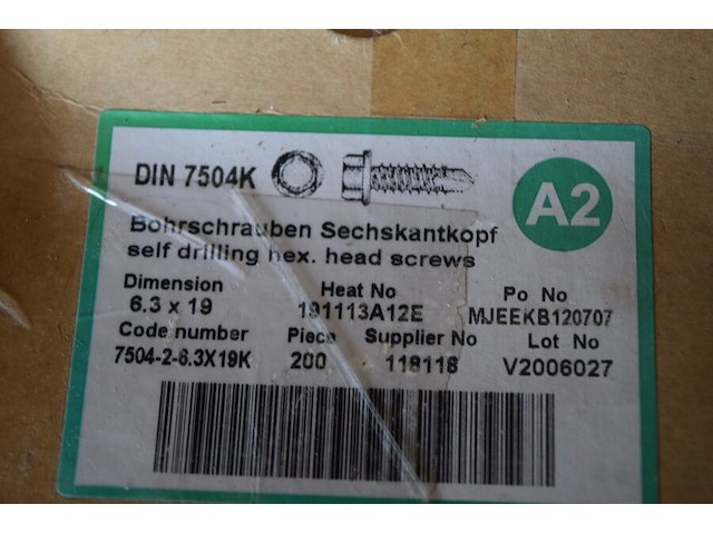 Inox zelftappers 4,8x19 ca. 3 doosjes x500st. - afbeelding 2 van  2