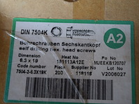 Inox zelftappers 4,8x19 ca. 3 doosjes x500st. - afbeelding 2 van  2