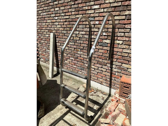 Inox zwembadladder - afbeelding 2 van  2
