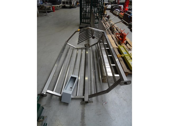 Inox/rvs onderdelen manshoge draaitrommel - afbeelding 3 van  5