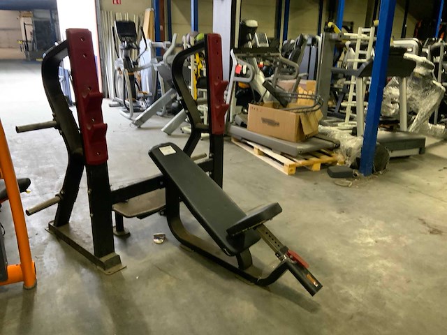 Insight incline bench press bench krachtstation - afbeelding 1 van  5