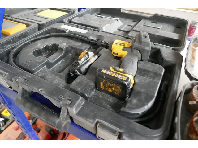 Inspectiecamera + lijmpistool + klokboren enz… - afbeelding 4 van  7