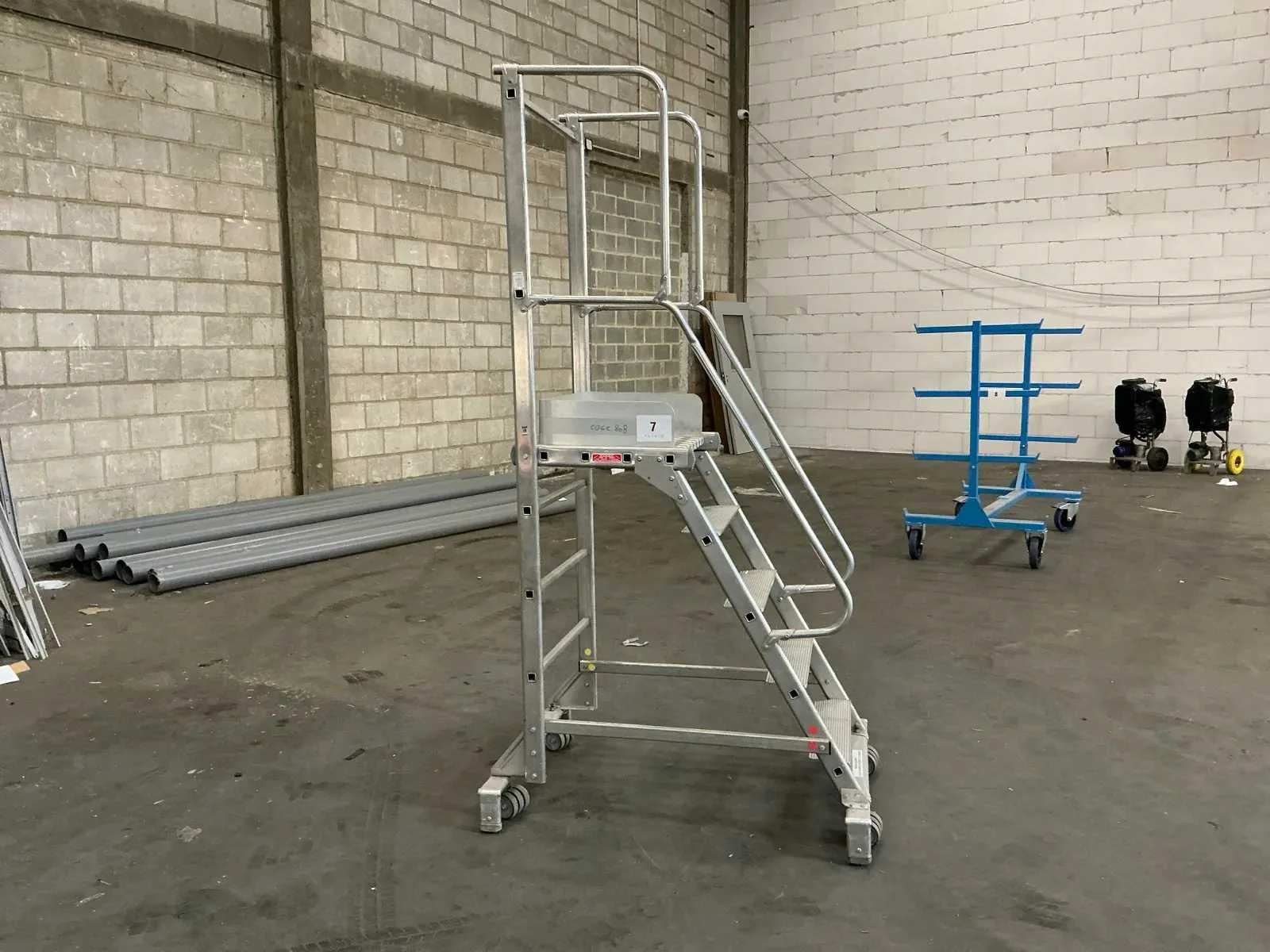 Installatiematerialen, magazijnstellingen en printers