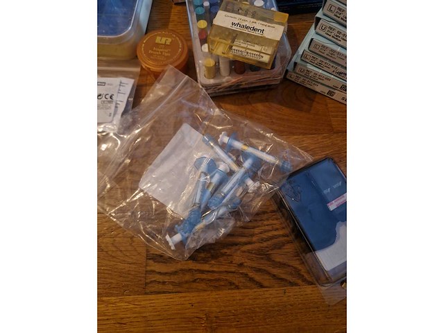 Instruments et consommables de dentisterie - afbeelding 13 van  13