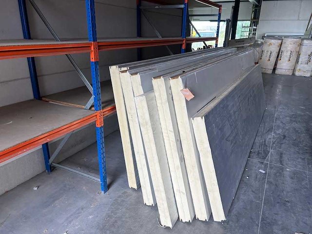 Insulation - afbeelding 2 van  2