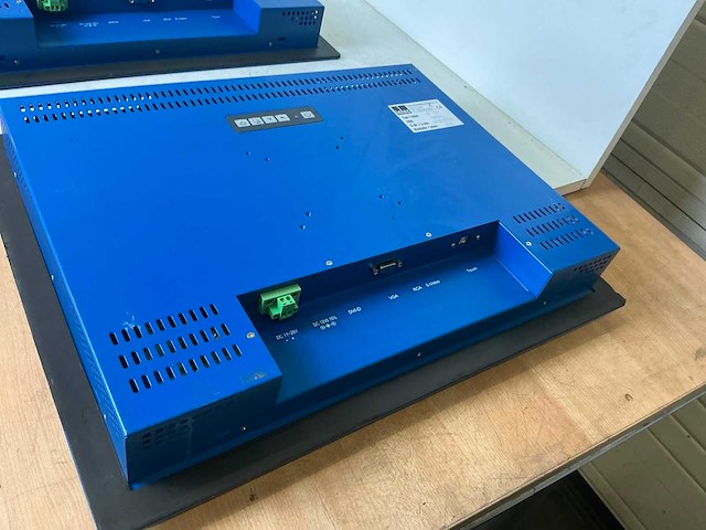 Intec 15” tft monitor (2x) - afbeelding 4 van  7