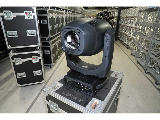 Intelligent projector scenius profile + flightcase - afbeelding 1 van  3