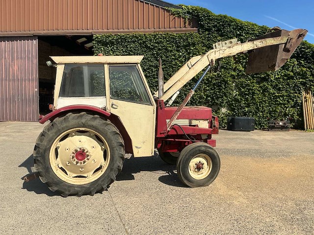 International - 1968 - harvester 523 - oldtimer tractor - afbeelding 2 van  2