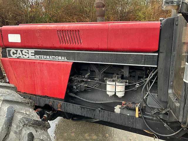 International-case 1056xl vierwielaangedreven landbouwtractor - afbeelding 8 van  33