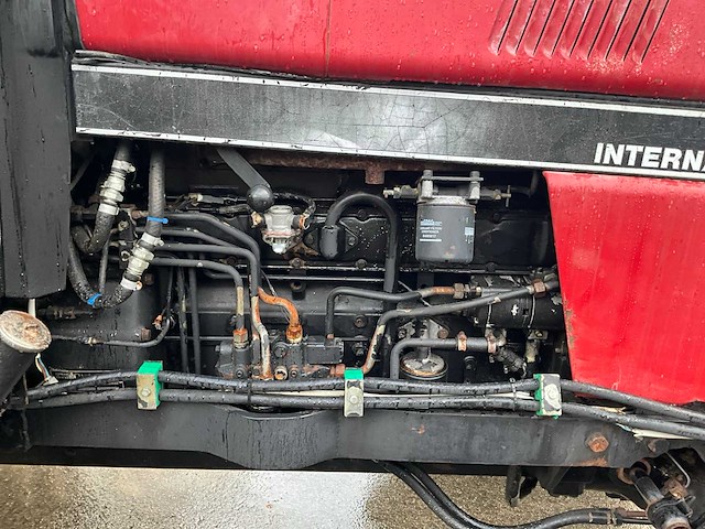 International-case 1056xl vierwielaangedreven landbouwtractor - afbeelding 14 van  33