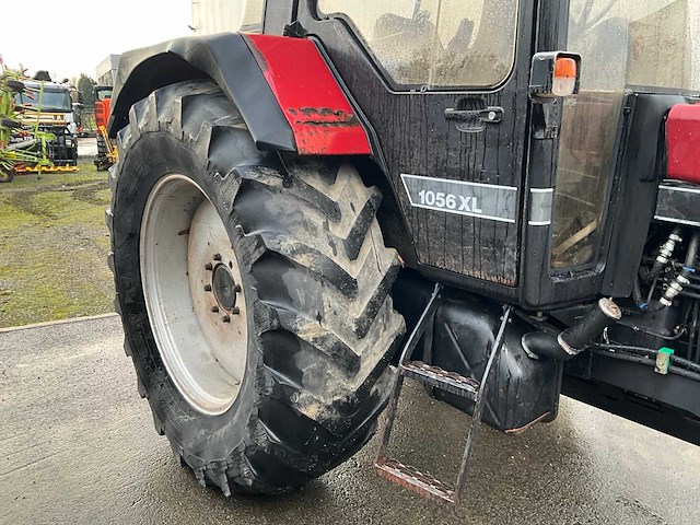 International-case 1056xl vierwielaangedreven landbouwtractor - afbeelding 15 van  33