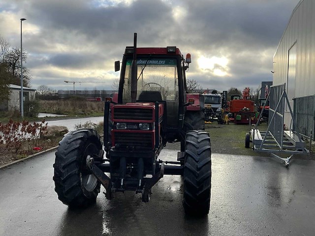 International-case 1056xl vierwielaangedreven landbouwtractor - afbeelding 12 van  33