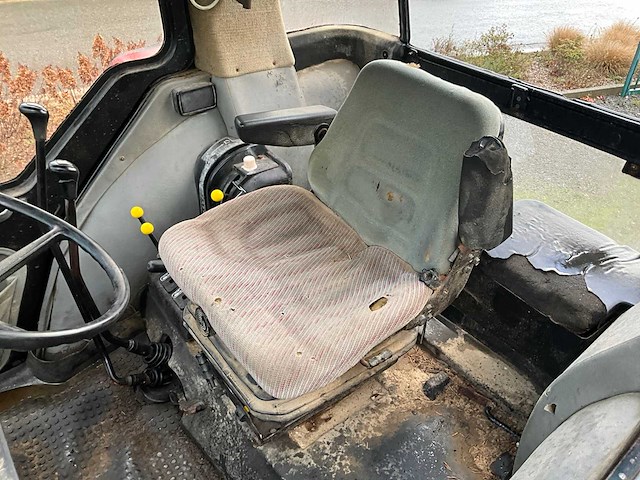 International-case 1056xl vierwielaangedreven landbouwtractor - afbeelding 2 van  33