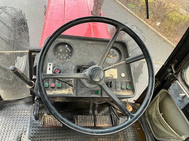 International-case 1056xl vierwielaangedreven landbouwtractor - afbeelding 6 van  33