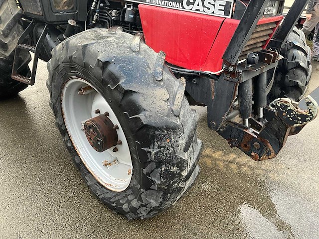 International-case 1056xl vierwielaangedreven landbouwtractor - afbeelding 13 van  33