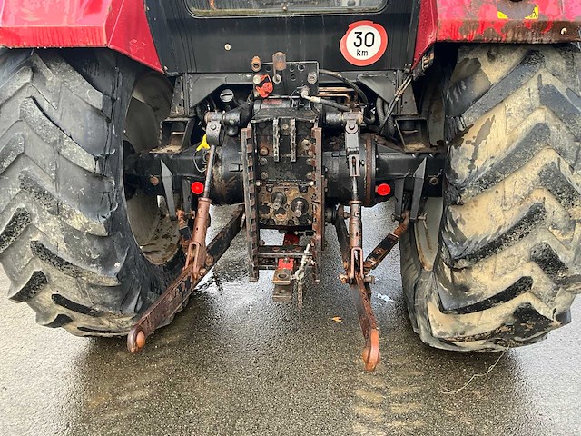 International-case 1056xl vierwielaangedreven landbouwtractor - afbeelding 18 van  33