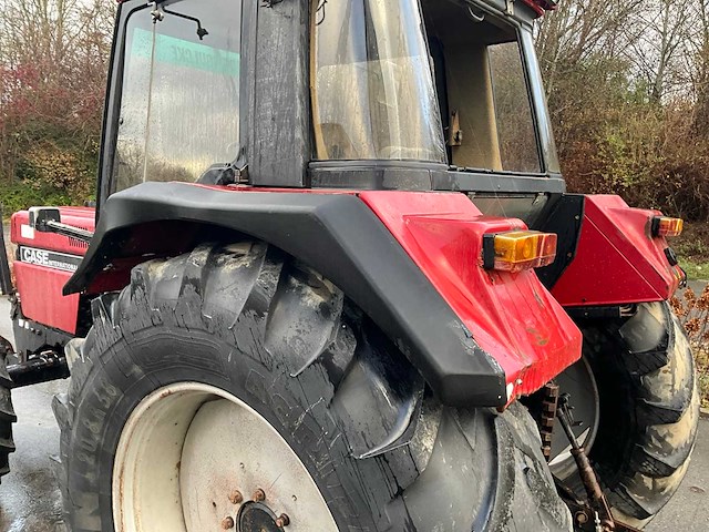International-case 1056xl vierwielaangedreven landbouwtractor - afbeelding 21 van  33