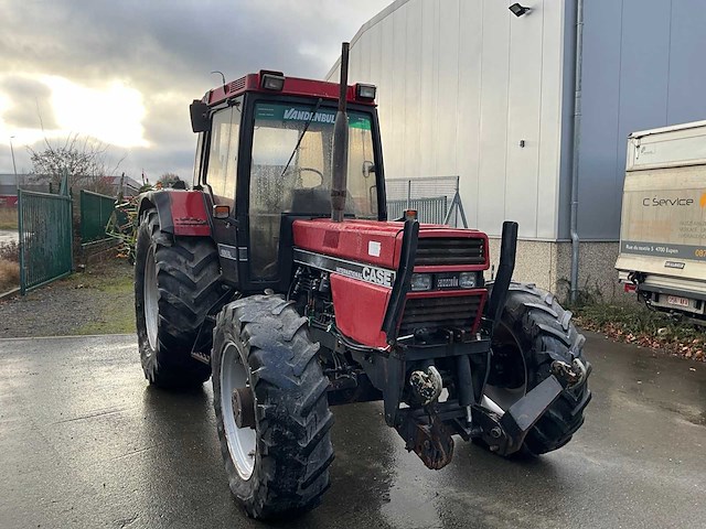 International-case 1056xl vierwielaangedreven landbouwtractor - afbeelding 23 van  33