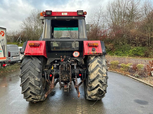 International-case 1056xl vierwielaangedreven landbouwtractor - afbeelding 30 van  33
