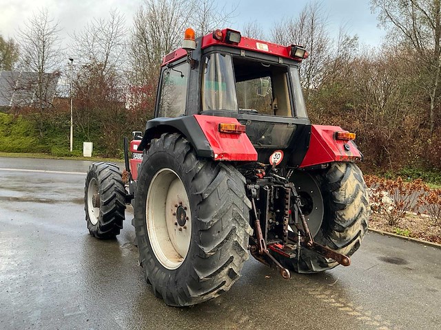 International-case 1056xl vierwielaangedreven landbouwtractor - afbeelding 31 van  33