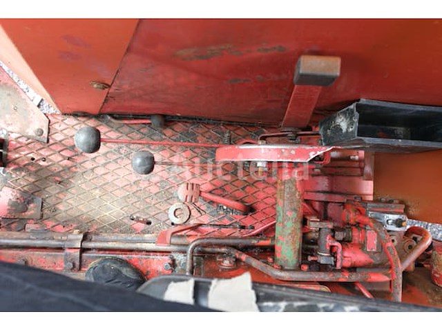 International harvester 644 tractor (1.088 uren - chassis:010042) - afbeelding 17 van  31