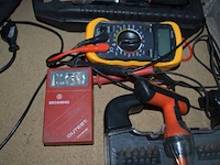 Internet switch hp, 2 detector rfid, wire tracker unit, multimeter prolife, etiketprinter dymo, pa desk microfoon monacor, dopsleutelset, bitset - afbeelding 3 van  11