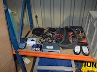 Internet switch hp, 2 detector rfid, wire tracker unit, multimeter prolife, etiketprinter dymo, pa desk microfoon monacor, dopsleutelset, bitset