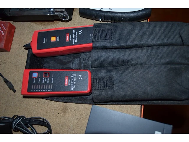 Internet switch hp, 2 detector rfid, wire tracker unit, multimeter prolife, etiketprinter dymo, pa desk microfoon monacor, dopsleutelset, bitset - afbeelding 11 van  11