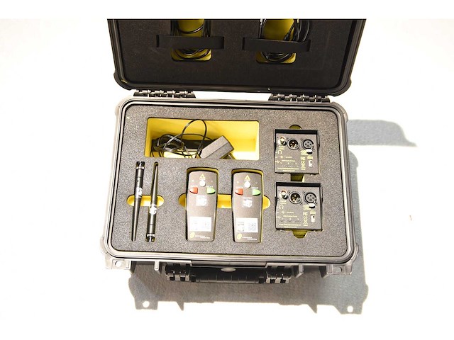 Interspace - microcue 3 - various video equipment - afbeelding 1 van  1