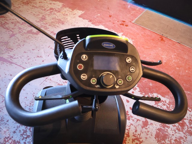 Invacare scooter - afbeelding 8 van  11