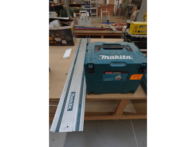 Invalzaag makita + 2x geleidingslat - afbeelding 1 van  6
