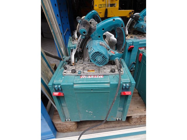 Invalzaag makita + geleidingslat - afbeelding 1 van  4