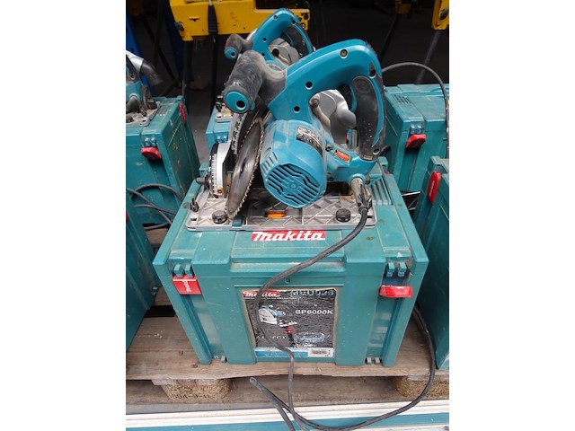 Invalzaag makita + geleidingslat - afbeelding 1 van  4