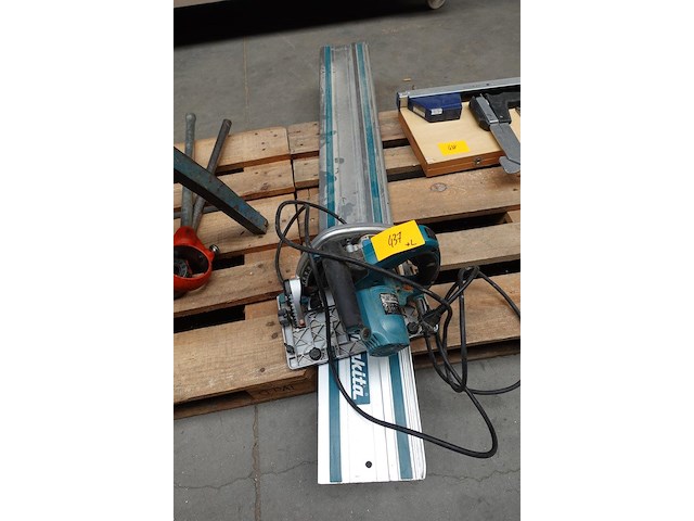 Invalzaag makita + geleidingslat - afbeelding 1 van  5