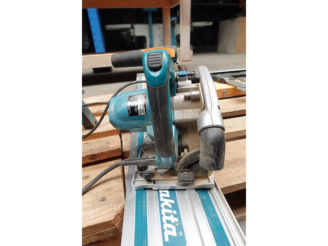 Invalzaag makita + geleidingslat - afbeelding 3 van  5